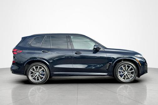 Carbon Black Metallic 2026 BMW X5 xDrive40i