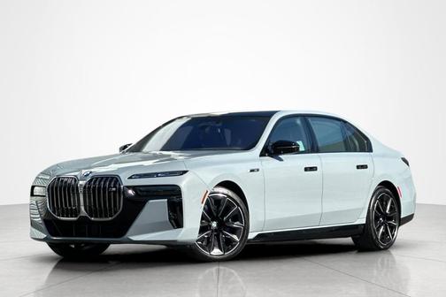 2024 BMW i7 M70