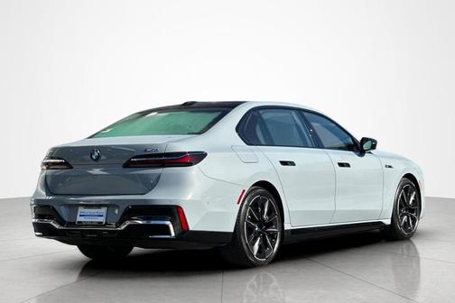 2024 BMW i7 M70