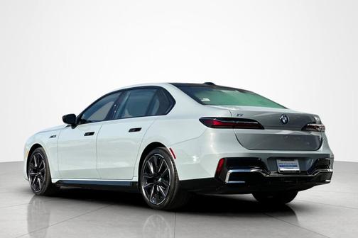 2024 BMW i7 M70