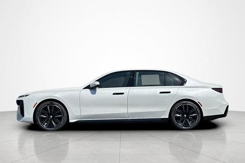 Mineral White Metallic 2026 BMW i7 eDrive50