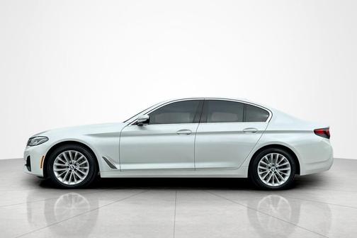 Mineral White Metallic 2023 BMW 530 i