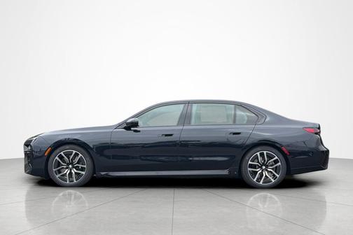 Carbon Black Metallic 2026 BMW 740 740i