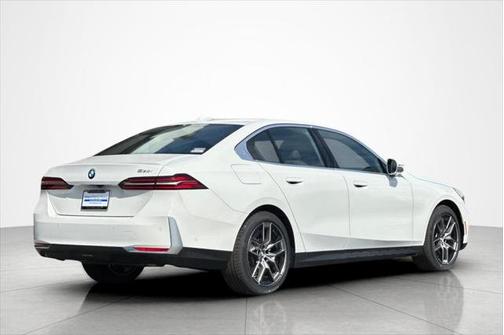 2026 BMW 530 530i Sedan