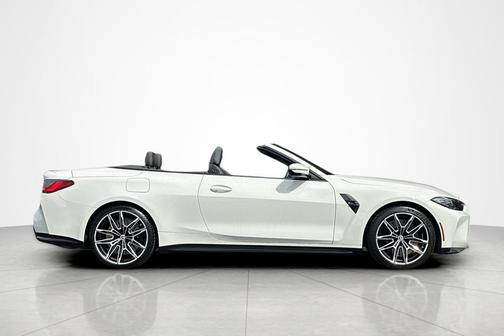 Alpine White 2023 BMW M4 Competition xDrive