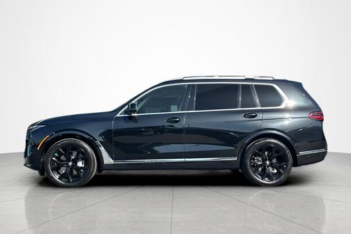Black Sapphire Metallic 2025 BMW X7 xDrive40i Sports Activity Vehicle