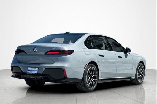 Brooklyn Grey Metallic 2026 BMW 740 xDrive