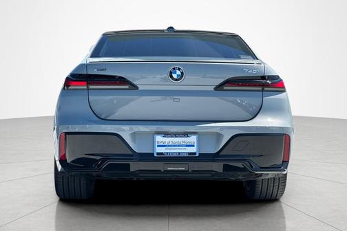 Brooklyn Grey Metallic 2026 BMW 740 xDrive
