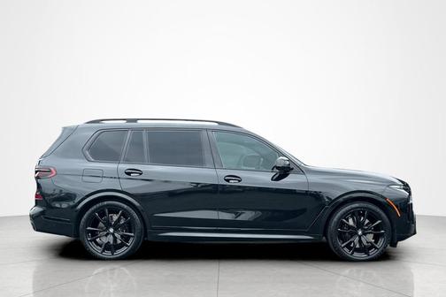 Black Sapphire Metallic 2024 BMW X7 xDrive40i