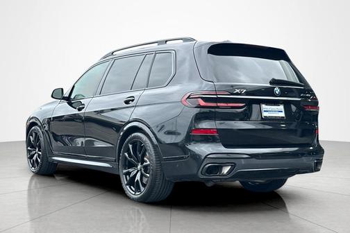 Black Sapphire Metallic 2024 BMW X7 xDrive40i