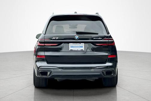 Black Sapphire Metallic 2024 BMW X7 xDrive40i