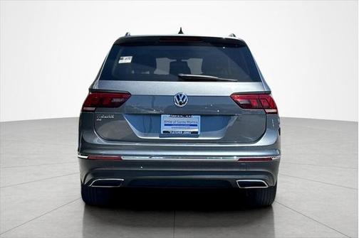 Platinum Gray Metallic 2020 Volkswagen Tiguan 2.0T SE FWD