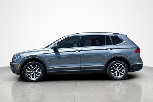Platinum Gray Metallic 2020 Volkswagen Tiguan 2.0T SE