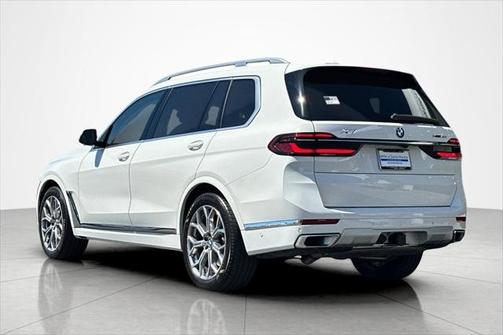Alpine White 2023 BMW X7 xDrive40i Sports Activity Vehicle