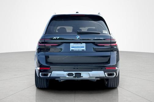 Black Sapphire Metallic 2026 BMW X7 xDrive40i Sports Activity Vehicle