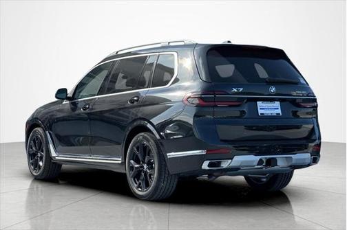 Black Sapphire Metallic 2026 BMW X7 xDrive40i Sports Activity Vehicle