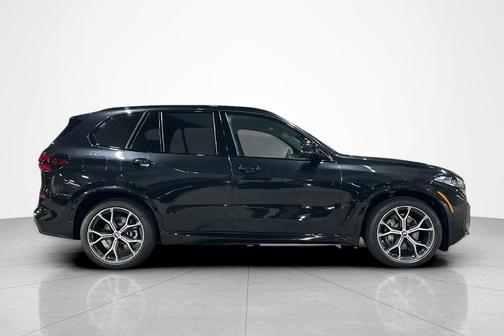 Black Sapphire Metallic 2026 BMW X5 xDrive40i