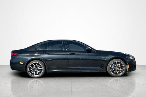 2022 BMW 530e Base