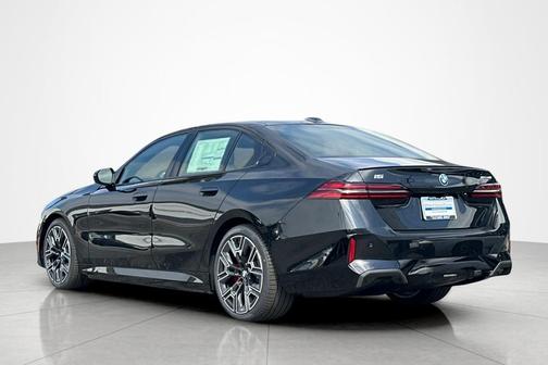 Black Sapphire Metallic 2026 BMW i5 xDrive40