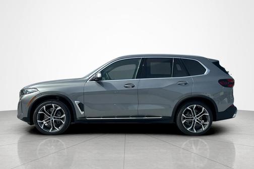 Skyscraper Grey Metallic 2026 BMW X5 sDrive40i