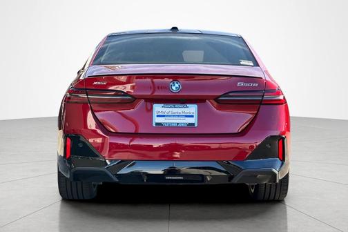 Vegas Red Metallic 2026 BMW 550e 550e xDrive Sedan
