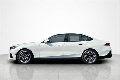 2026 BMW 530 530i xDrive Sedan