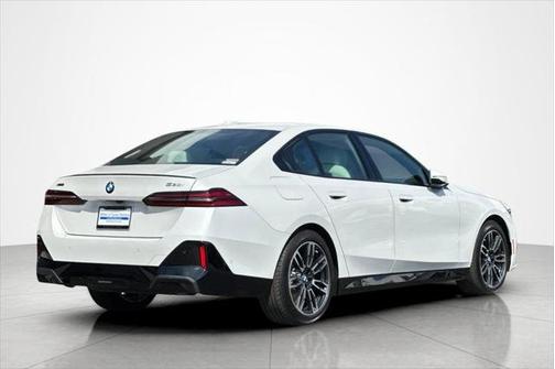 2026 BMW 530 530i xDrive Sedan