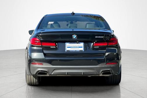 Black Sapphire Metallic 2023 BMW 540 i