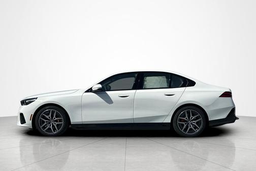 Alpine White 2026 BMW i5 eDrive40