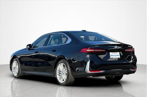 2025 BMW 530 530i xDrive Sedan