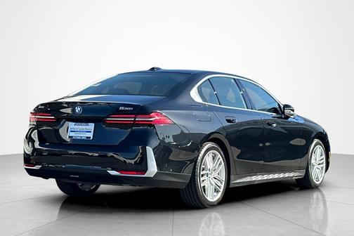 2025 BMW 530 530i xDrive Sedan