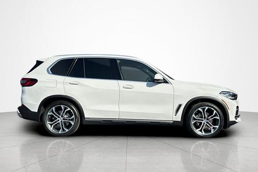 Alpine White 2023 BMW X5 sDrive40i