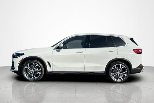 Alpine White 2023 BMW X5 sDrive40i