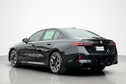 Black Sapphire Metallic 2026 BMW i5 eDrive40