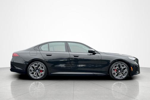 Black Sapphire Metallic 2026 BMW i5 eDrive40