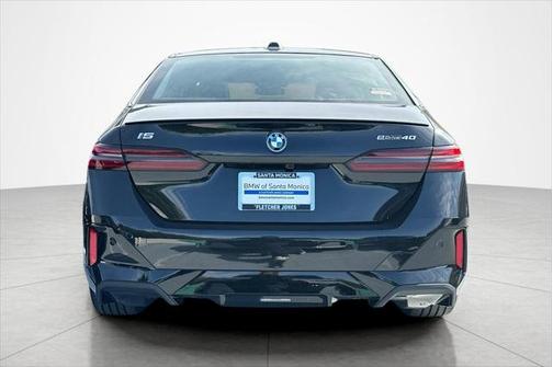 Black Sapphire Metallic 2026 BMW i5 eDrive40 Sedan