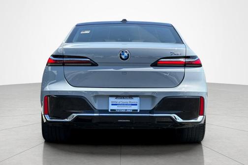 Brooklyn Grey Metallic 2023 BMW 740 i