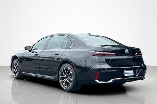 Black Sapphire Metallic 2024 BMW 740 740i