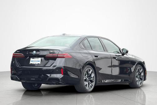 Black Sapphire Metallic 2027 BMW 550e 550e xDrive