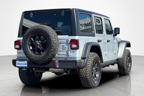 Silver Zynith Clearcoat 2024 Jeep Wrangler 4xe Willys