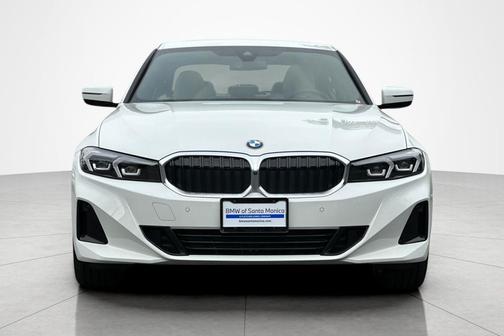 Alpine White 2023 BMW 330 330i