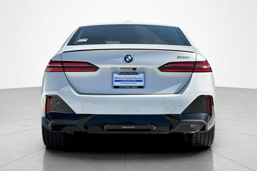 Mineral White Metallic 2026 BMW 530 530i
