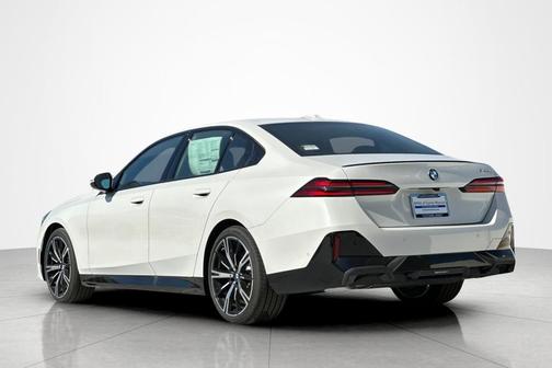 Mineral White Metallic 2026 BMW 530 530i