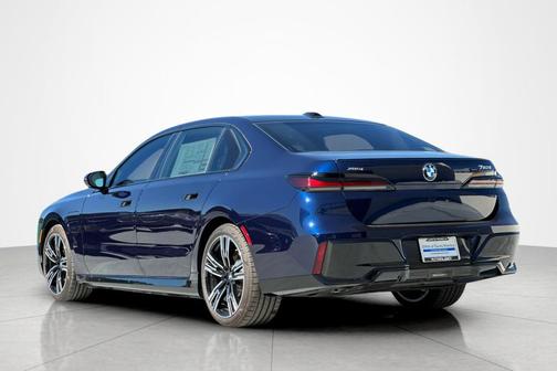 2026 BMW 750e 750e xDrive Plug-In Hybrid