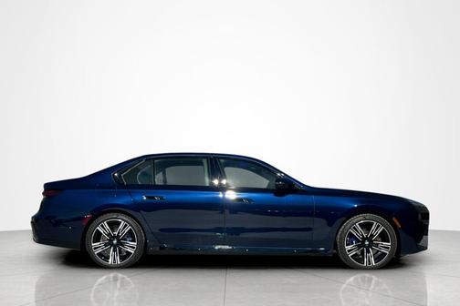 2026 BMW 750e 750e xDrive Plug-In Hybrid