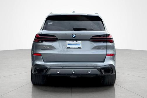 Skyscraper Grey Metallic 2024 BMW X5 PHEV xDrive50e