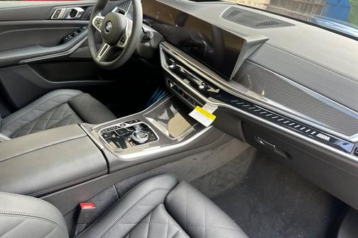 Tanzanite Blue II Metallic 2026 BMW X5 M60i