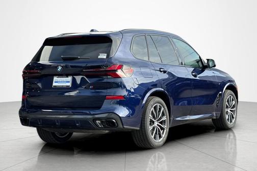 Tanzanite Blue II Metallic 2026 BMW X5 M60i