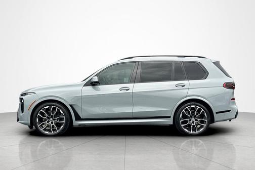 Brooklyn Grey Metallic 2023 BMW X7 xDrive40i
