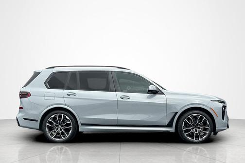Brooklyn Grey Metallic 2023 BMW X7 xDrive40i